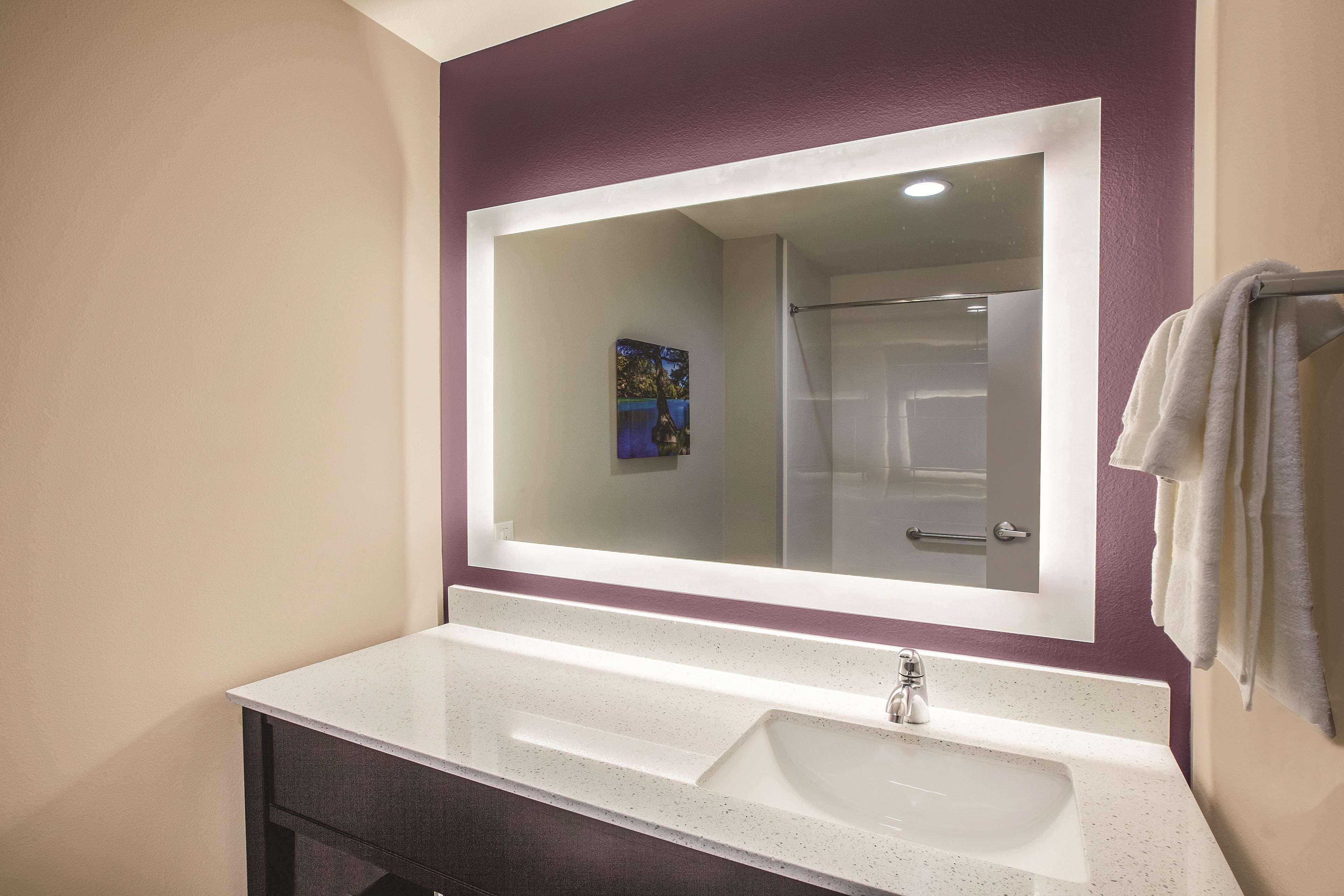 גארלנד La Quinta By Wyndham Dallas Northeast-Arboretum מראה חיצוני תמונה