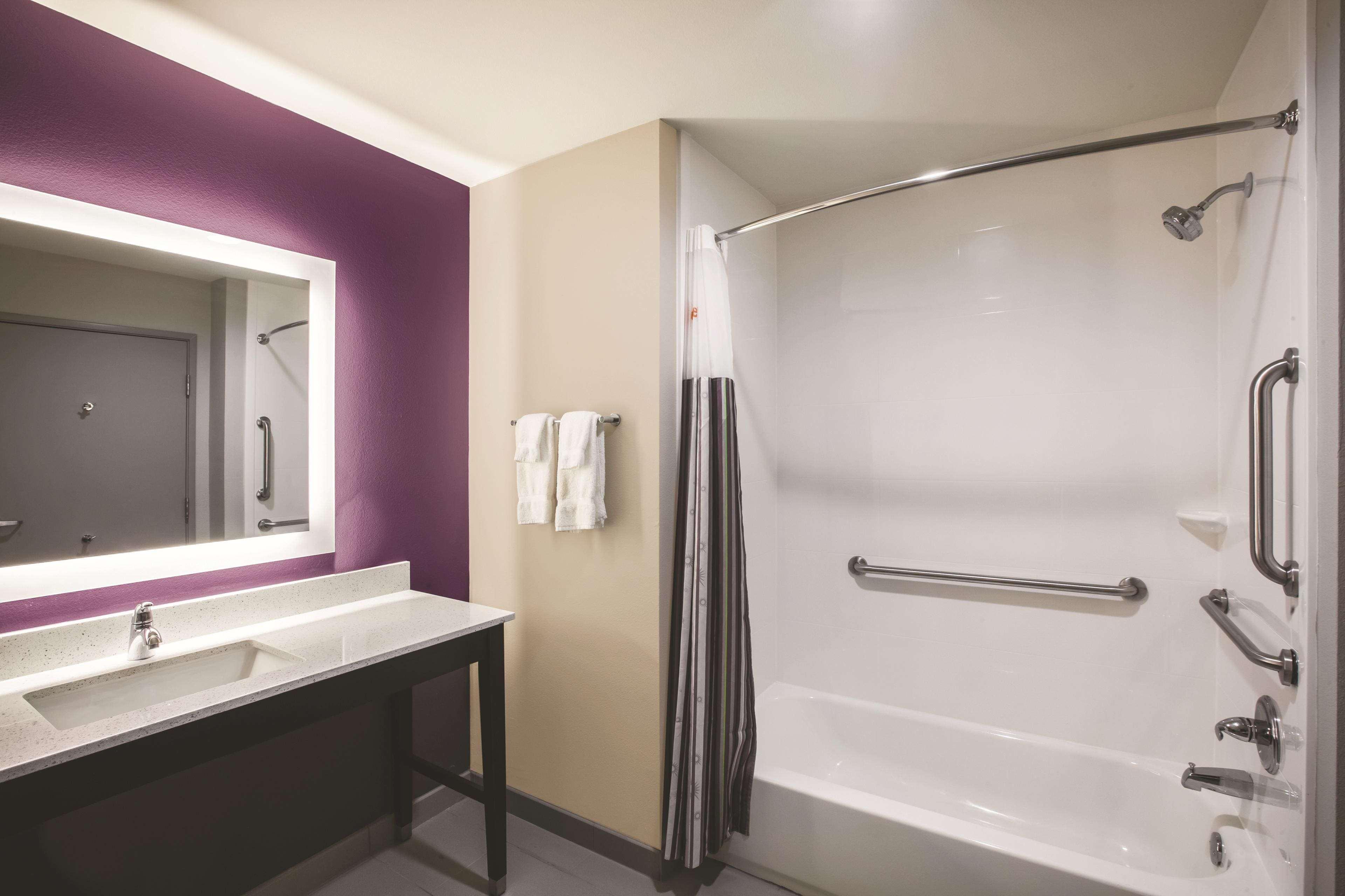 גארלנד La Quinta By Wyndham Dallas Northeast-Arboretum מראה חיצוני תמונה
